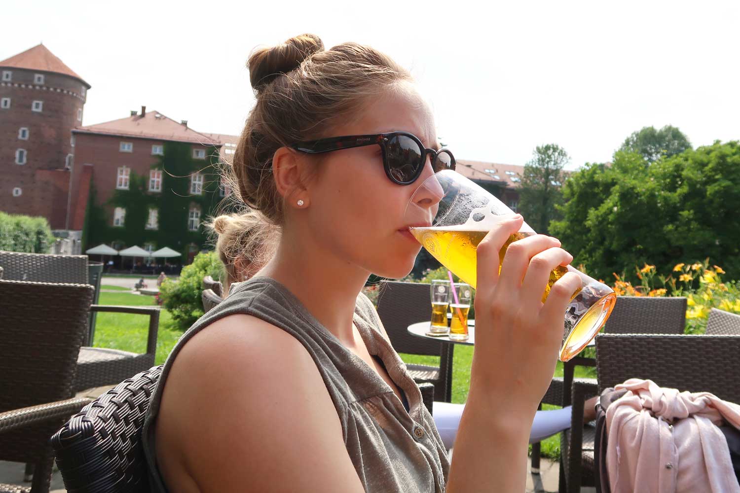 Polnisches Bier gehört bei einem Aufenthalt in Krakau einfach dazu! #polen #krakau #bier #topthingstodo