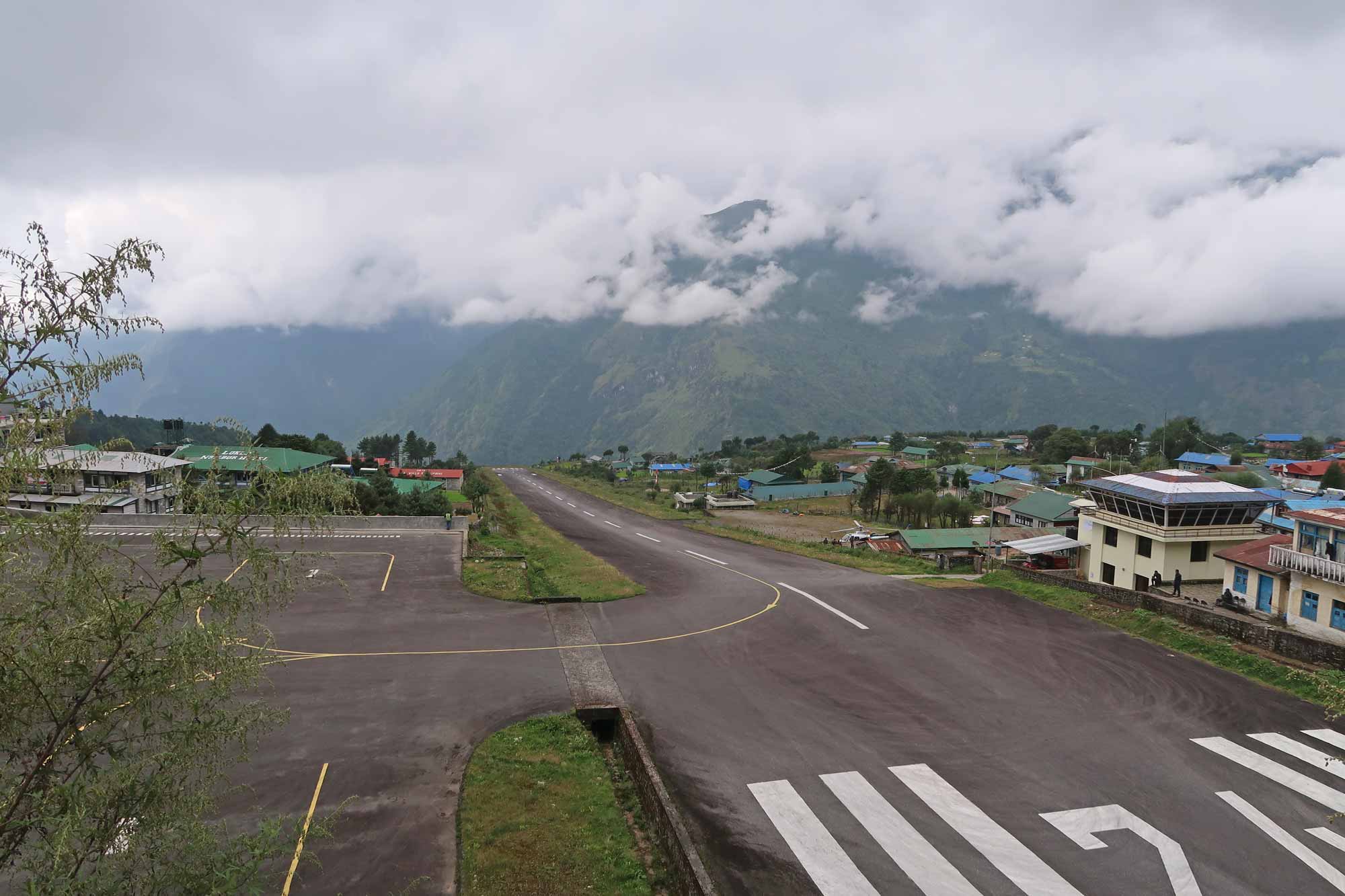 Flughafen in Lukla - Everest Base Camp Trek - Likeontravel