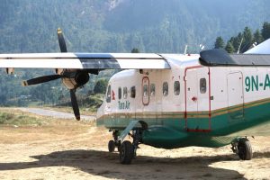 Das Flugzeug von Kathmandu nach Lukla - Likeontravel