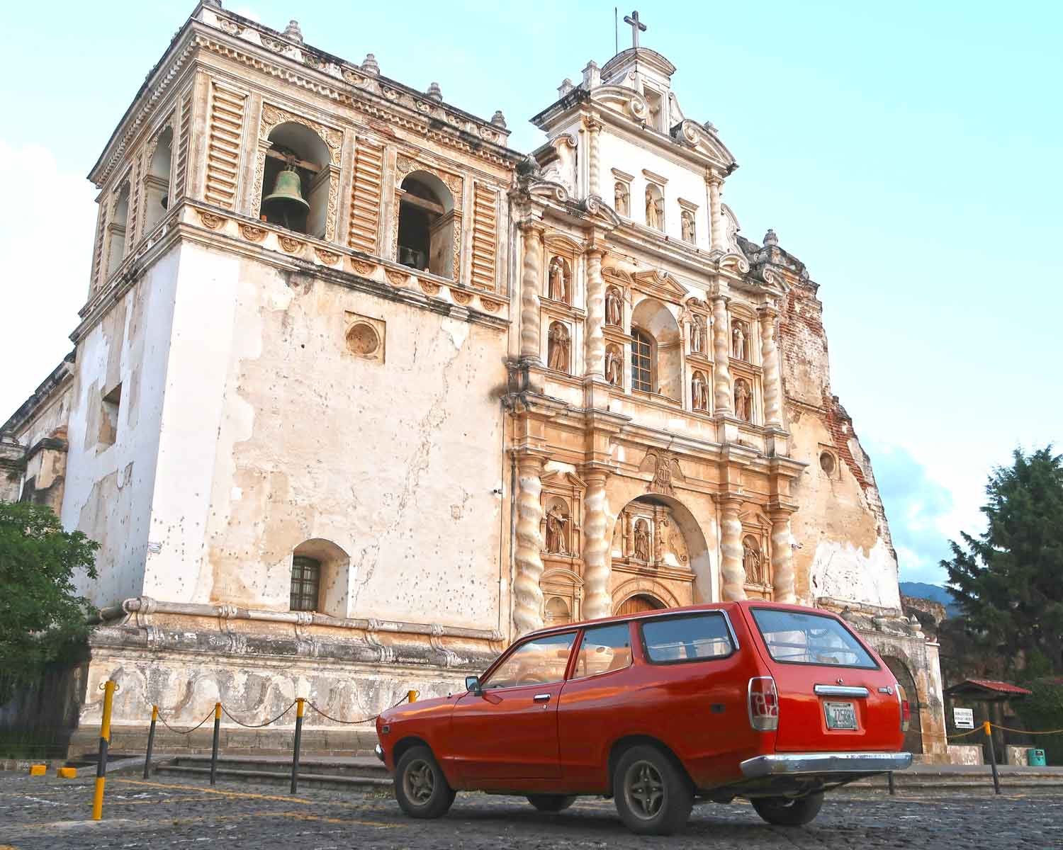 Antigua Sehenswürdigkeiten - 10 Dinge, die du machen solltest - Kirchen in Antigua