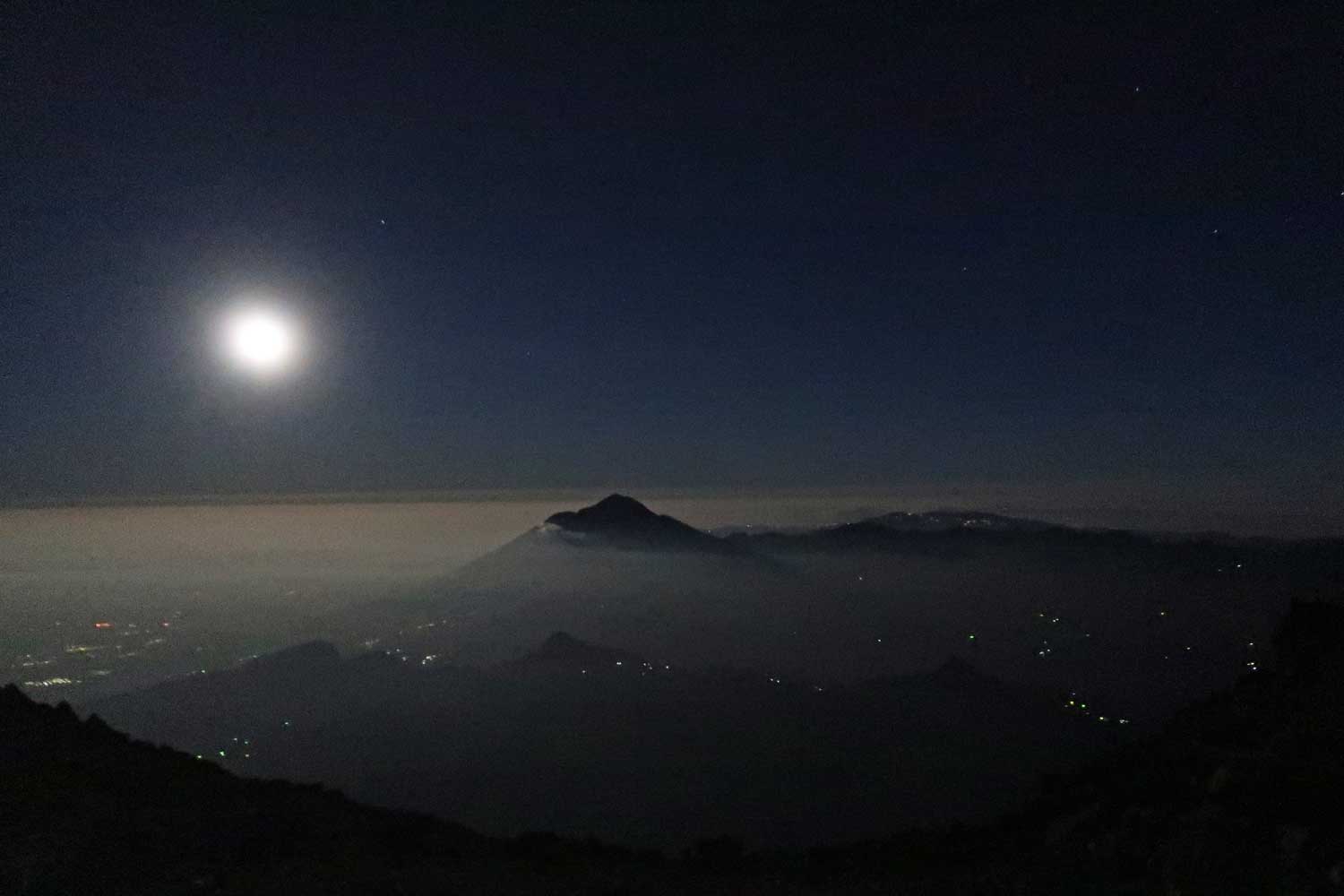 Vulkan Tajumulco - Höchster Punkt in Mittelamerika - Vollmond